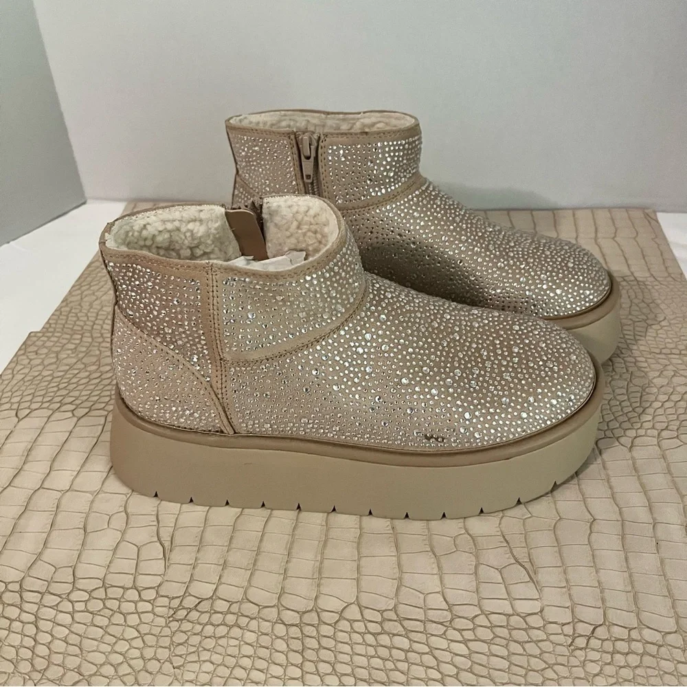 Wild Fable Beige Missy Platform Rhinestone Memory Foam Insole Fall Winter Boots